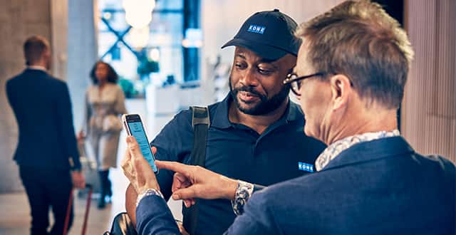 img_24_7_planner_Email_2B_image_technician_customer