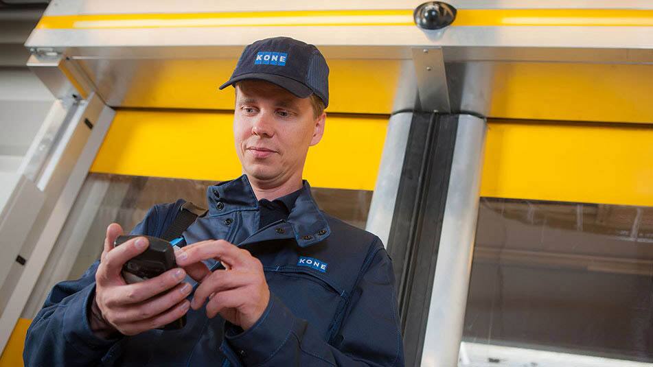 KONE maintenance solutions provide expert support for your automatic doors. 