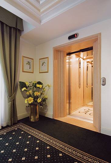 hotel-tritone-carousel-3-365x535